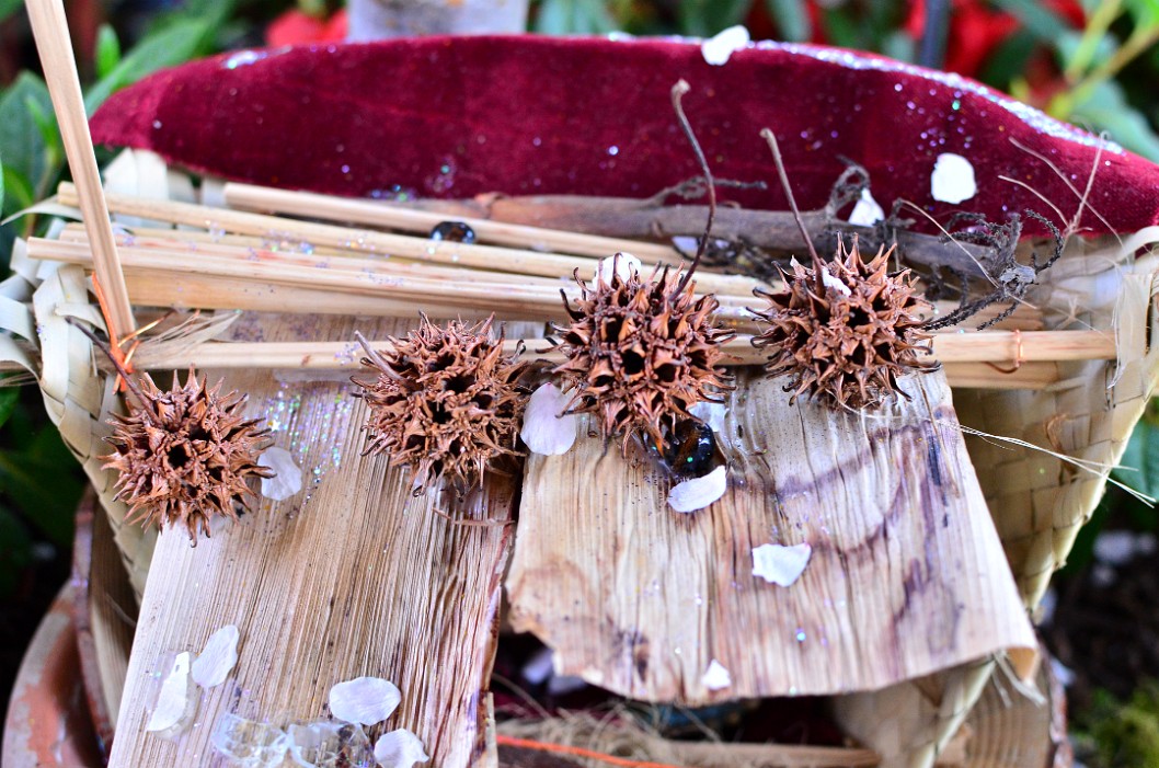 4 Spiked Sweet Gum Seed Balls 4 Spiked Sweet Gum Seed Balls